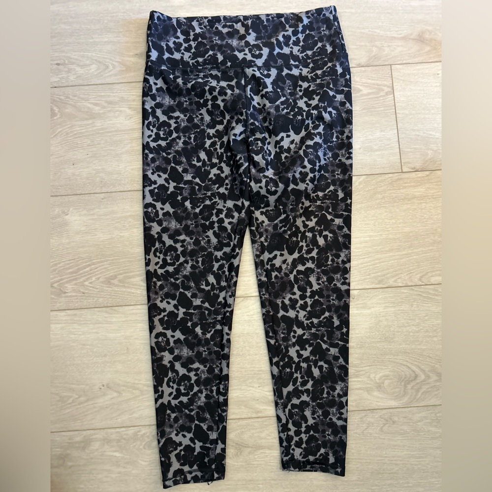 Black and Gray Animal Patterned Leggings